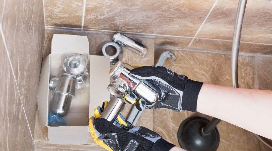 Professional gutter cleaning in Creole, LA